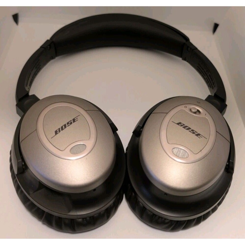 Bose QuietComfort 15 QC15 Acoustic Noise Cancelling Wired Headphones Silver Case